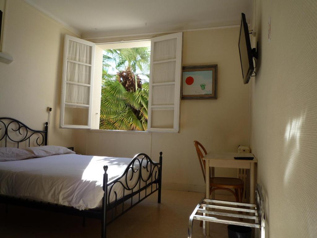 Hotel La Flamme Rouge Saint-Girons  Room photo